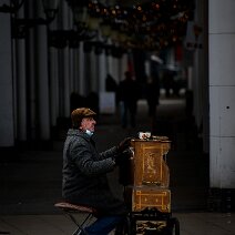 Organ-grinder